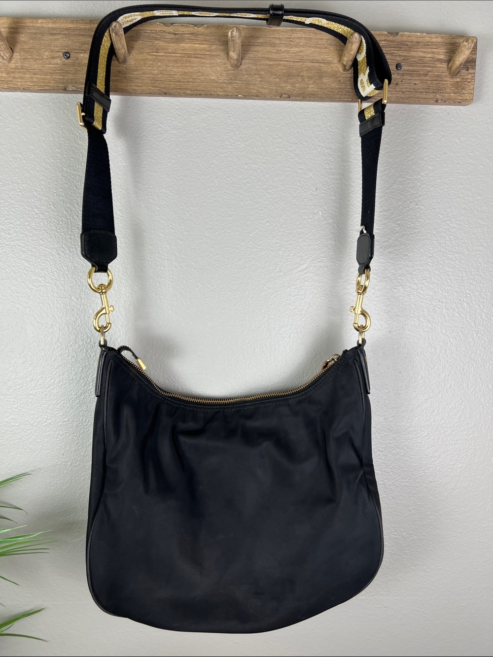 Marc Jacobs Black Nylon Hobo Shoulder Bag with Gold Tone Hardware - Picture 5 of 16